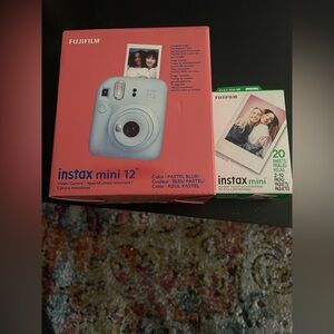 FUJIFILM INSTAX MINI CAMERA WITH 20 SHEETS FILM